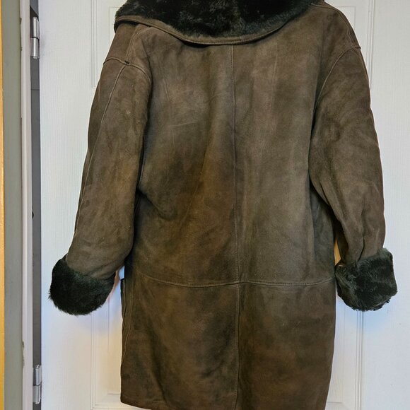 Holt Renfrew Classics Genuine Lambskin Shearling Coat - Made in Canada - S - Picture 3 of 16